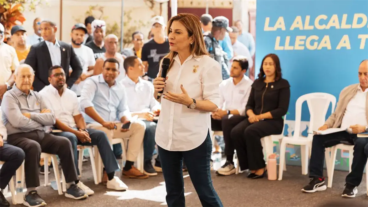 Carolina Mej&iacute;a lleva programa &ldquo;La Alcald&iacute;a Llega a Ti&rdquo; al sector 27 de Febrero