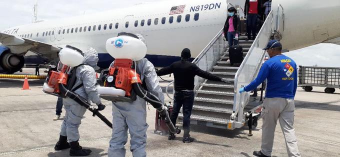 Estados Unidos deporta 135 expresidiarios dominicanos