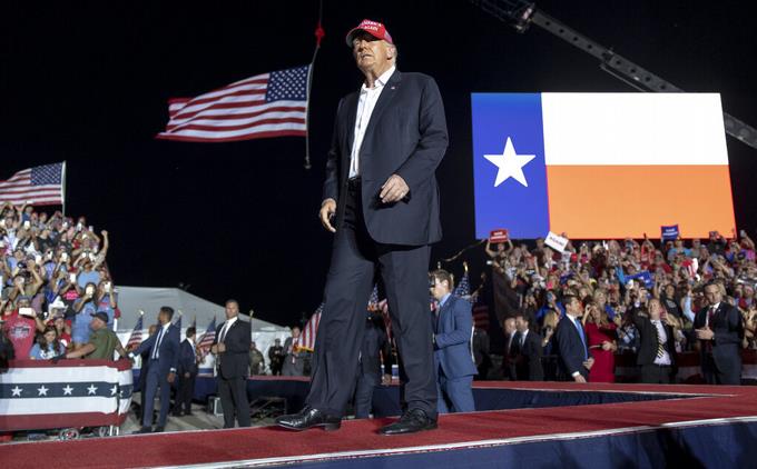 Los abogados de Trump reciben la citaci&oacute;n de la comisi&oacute;n que investiga el asalto al Capitolio