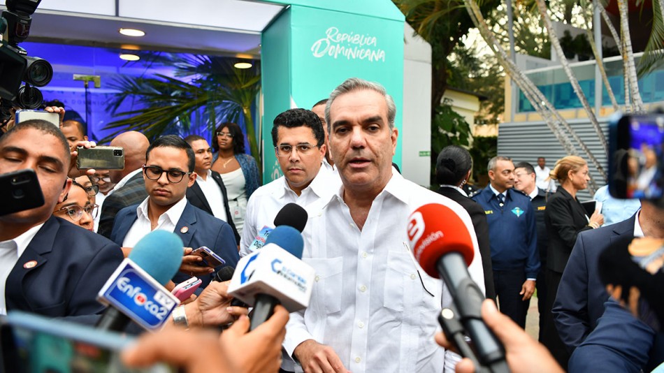 Dice alzas de salarios de superintendentes son imprudentes