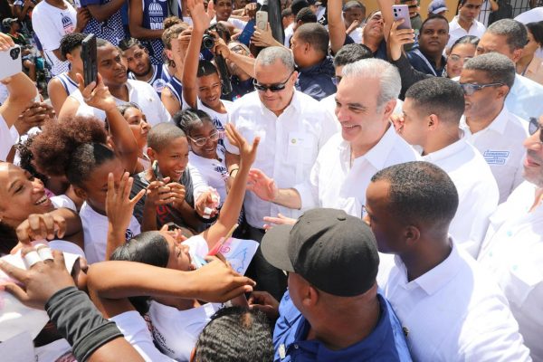 Luis Abinader inagurará este fin de semana obras en Peravia y SC