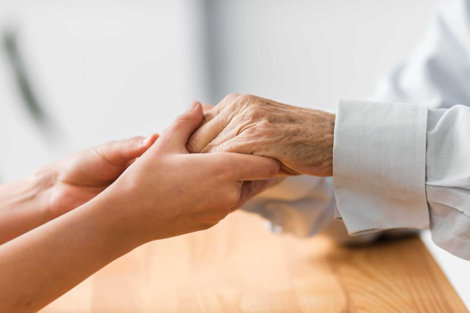 Neur&oacute;loga explica las competencias que debe dominar un cuidador de pacientes con Parkinson