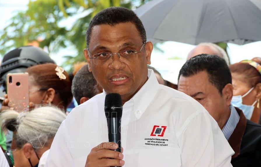 PGR afirma el director de Titulaci&oacute;n de Terrenos del Estado recibi&oacute; m&aacute;s de 32 millones de Donald Guerrero