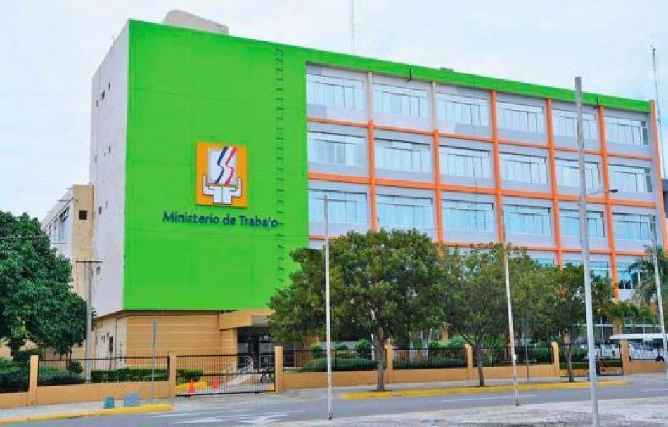 Ministerio de Trabajo abrir&aacute; debate para aumento salarial