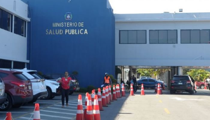 Salud P&uacute;blica cierra 137 centros por pr&aacute;cticas irregulares