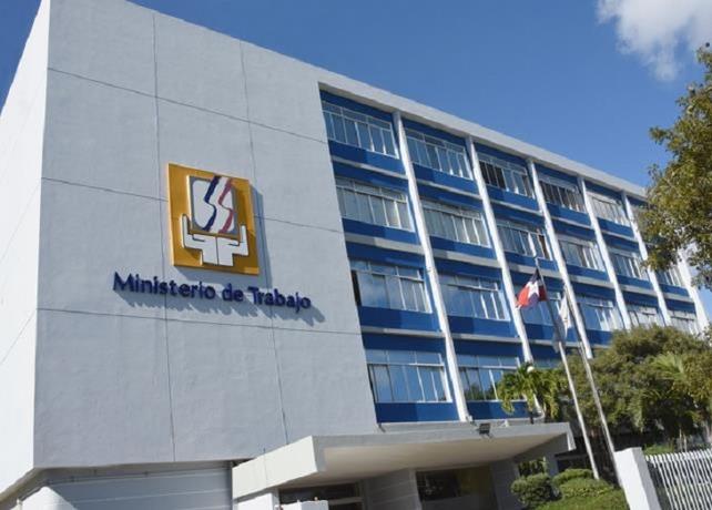 Ministro de Trabajo convoca a sectores para acuerdo sobre ajuste salarial