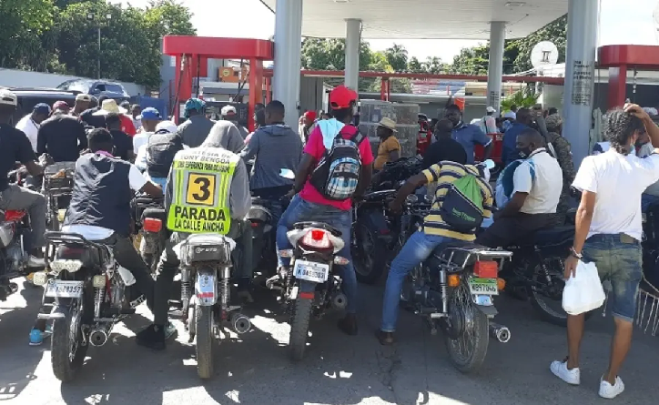 Motoristas haitianos bloquean el paso fronterizo Carrizal-El&iacute;as Pi&ntilde;a