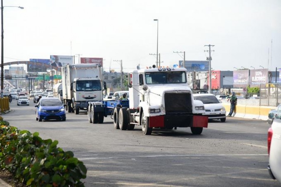 Multas de hasta RD$200,000 para los vehículos pesados que transiten por zona restringida del Distrito