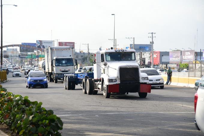 Multas de hasta RD$200,000 para los veh&iacute;culos pesados que transiten por zona restringida del Distrito