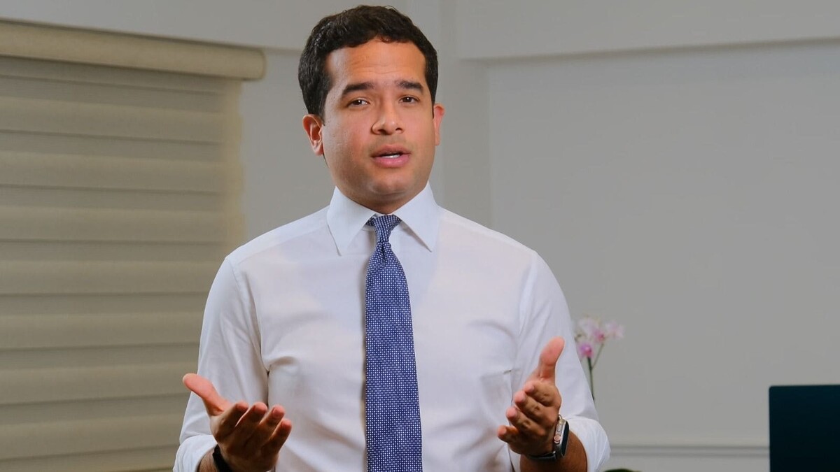 Omar Fernández critica emisión de bonos por US$2,750 millones y pide ejecutar préstamos pendientes