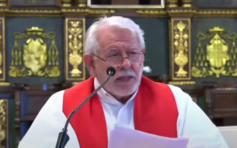 Sacerdote critica a funcionarios que no cumplen sus funciones “y están donde no tienen que estar”