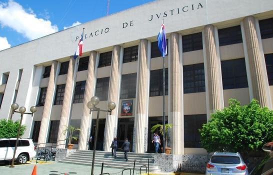 Aplazan coerci&oacute;n de ucraniana acusada de torturar a exnovio dominicano