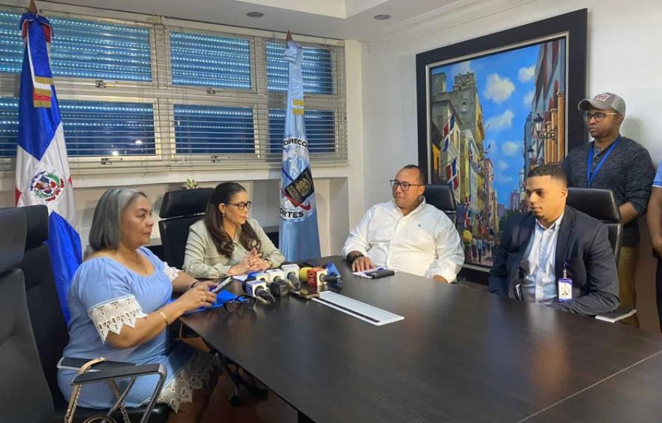 Once empresas deciden participar en licitación de libretas de pasaportes