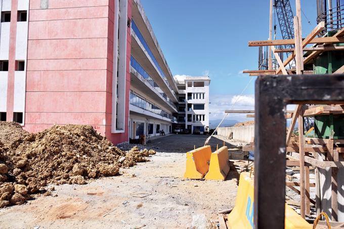 Plaza de Ad&aacute;n C&aacute;ceres qued&oacute; en el abandono