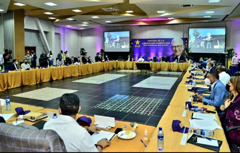 PLD pide a Homero Figueroa explicar gastos en cuentas falsas de redes sociales