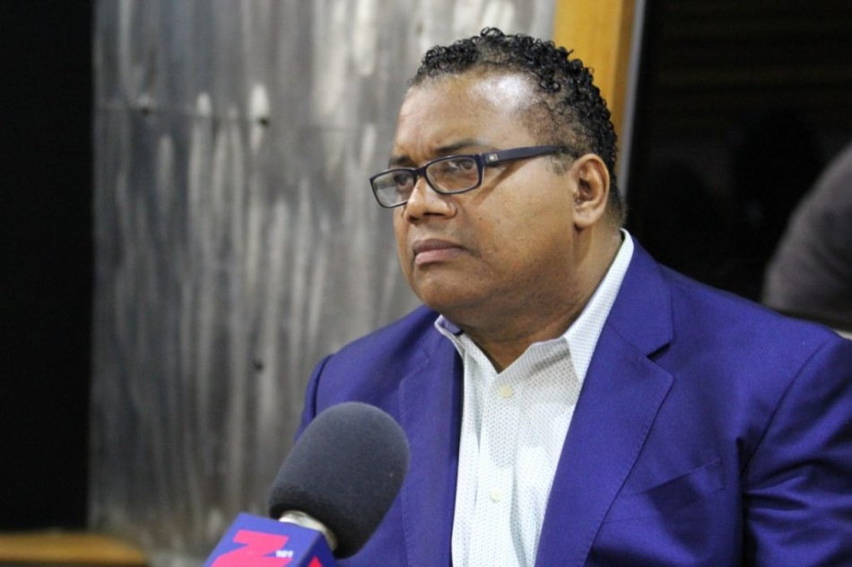 Pochy Familia sufre accidente de tr&aacute;nsito junto a su esposa e hijo