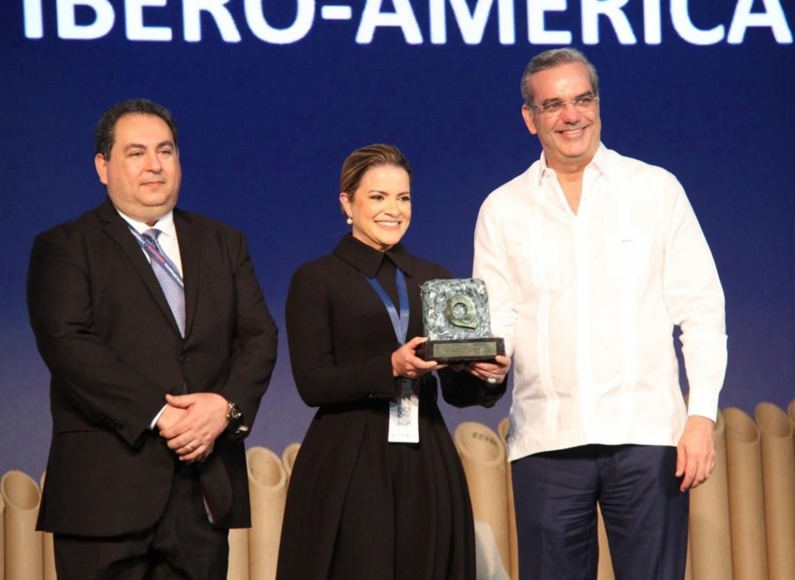Abinader entrega el Premio Iberoamericano de la Calidad a tres instituciones p&uacute;blicas