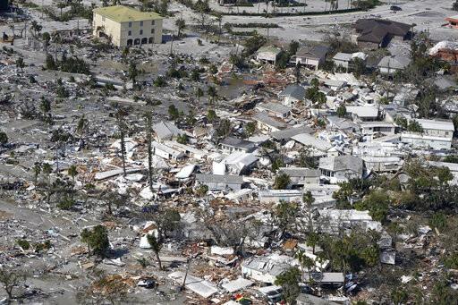 Inundaciones atrapan a miles en Florida tras el paso de hurac&aacute;n Ian