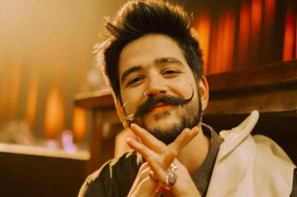 Camilo estrena  la edici&oacute;n deluxe de su &aacute;lbum De Adentro Pa' Afuera