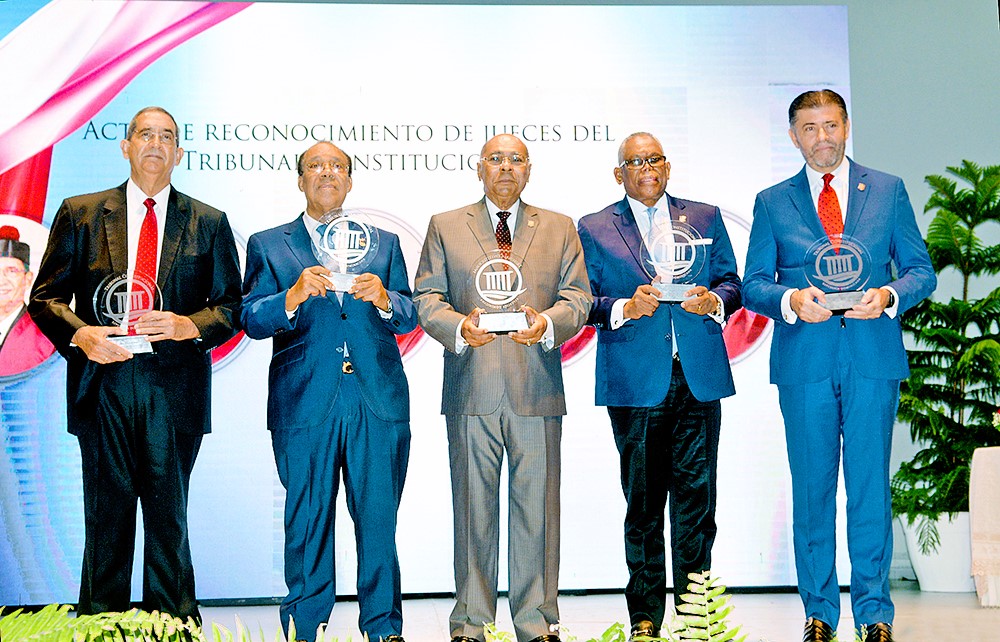 Se despiden los Jueces salientes del pleno hist&oacute;rico del TC 