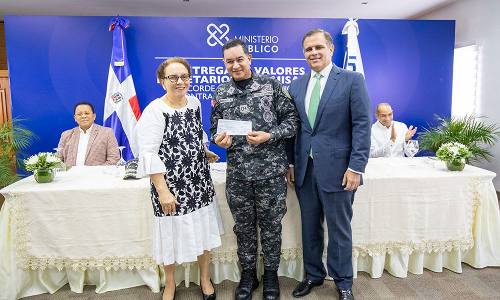  PGR  entrega m&aacute;s RD$391 millones ONG e instituciones
