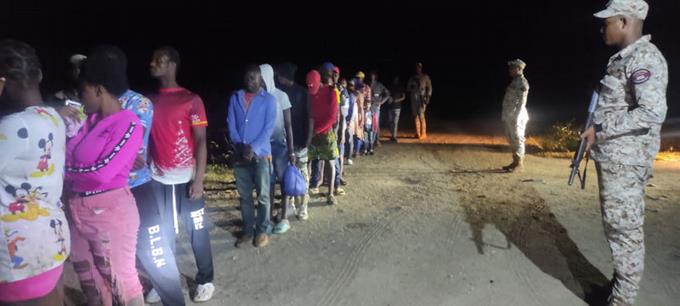 Proyecto de ley cargar&iacute;a a ciudadanos manutenci&oacute;n de inmigrantes
