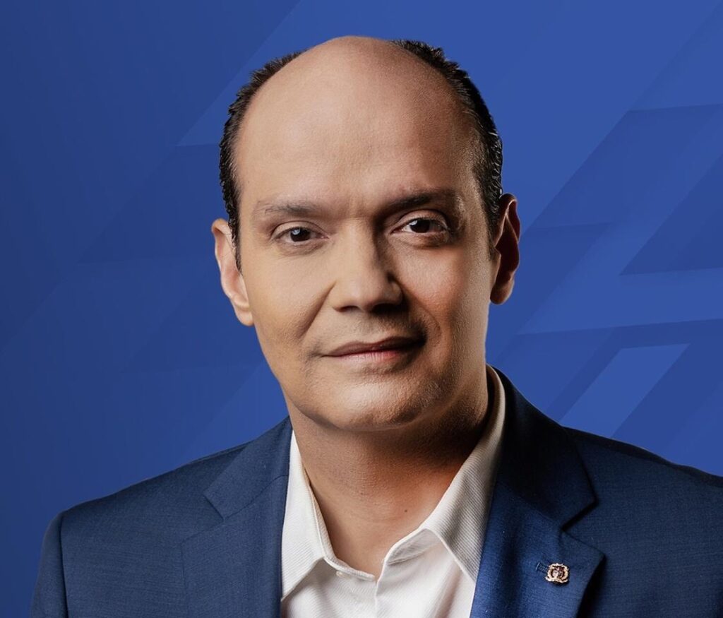 Ramfis Trujillo 49% y ninguno 33% en encuesta entre candidatos alternativos