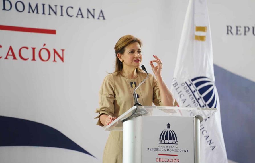 Raquel Pe&ntilde;a: "Estamos comprometidos en brindar una educaci&oacute;n que fomente el pensamiento cr&iacute;tico&rdquo;