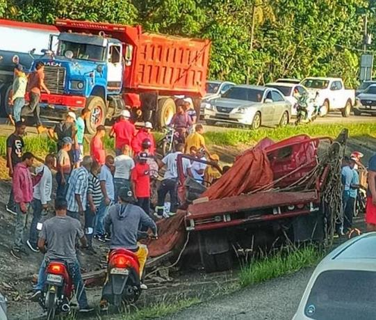 Reportan varios heridos por accidente de tr&aacute;nsito en la autopista Duarte