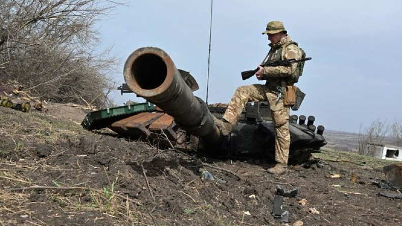 EU afirma Rusia tiene dificultades para reponer su material militar