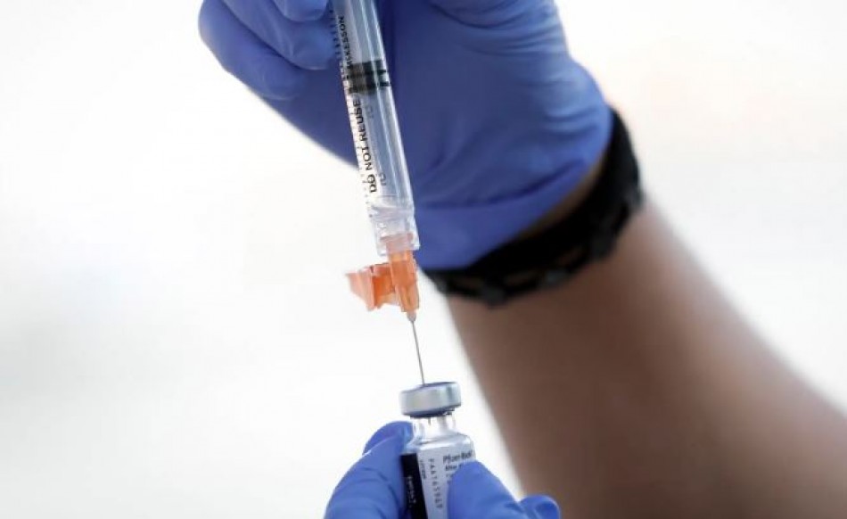 OMS: por ahora no hay a la vista una vacuna que proteja contra gripe y covid