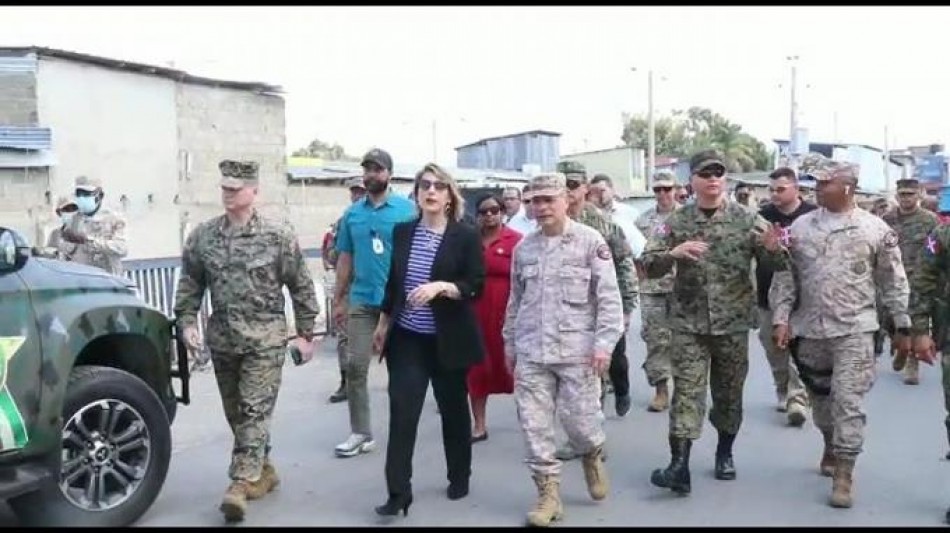 Subsecretaria de Estado de EEUU y militares recorren la frontera dominico-haitiana
