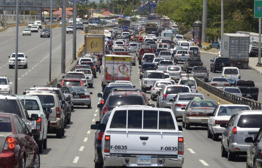 Veh&iacute;culos usados predominan en la pospandemia y con precios altos