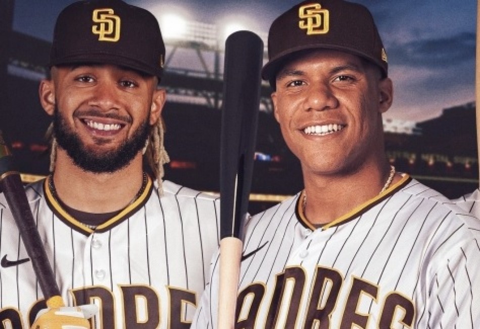 Padres cancelan entrega mu&ntilde;ecos Tatis Jr. por camisetas Juan Soto