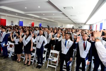 Unicaribe entrega sus t&iacute;tulos acad&eacute;micos a 615 profesionales