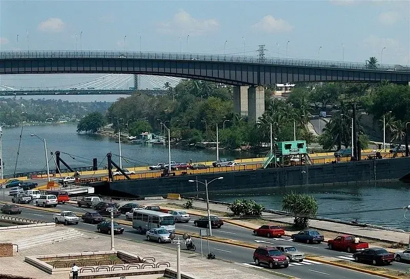 Puente flotante de Santo Domingo estar&aacute; cerrado por una hora este domingo 3 de septiembre