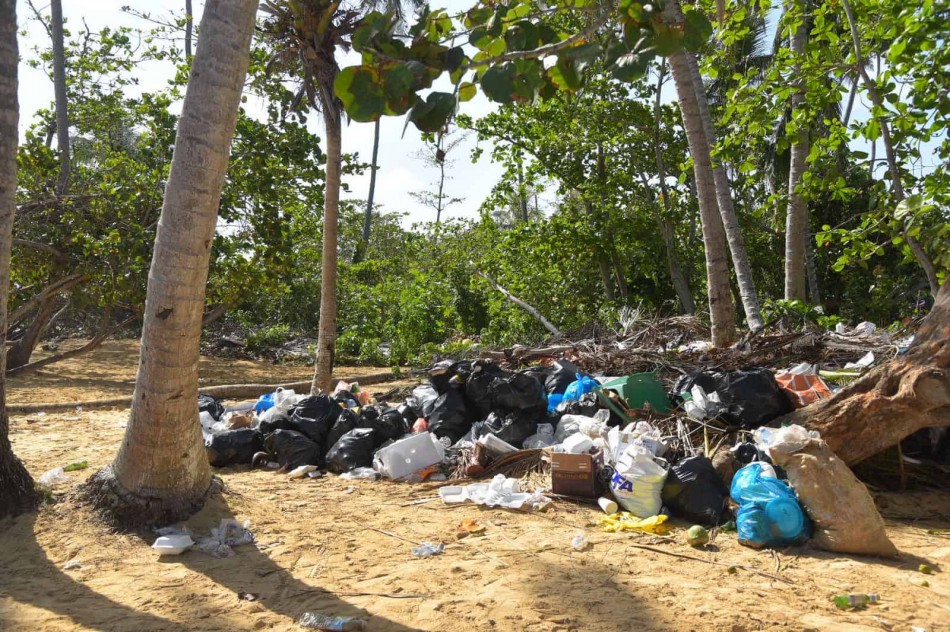 Basura, ruido y pocas ventas en Semana Santa en Las Terrenas