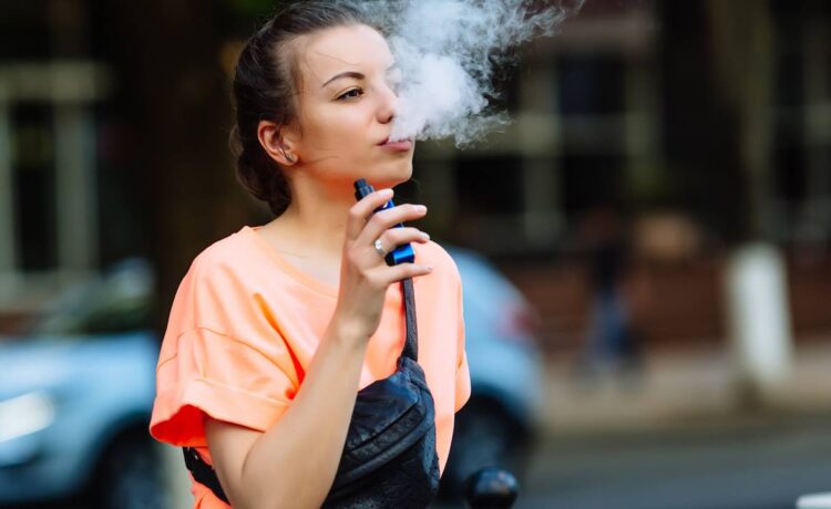 Los vapes no podr&aacute;n entrar en las escuelas en el pr&oacute;ximo a&ntilde;o escolar