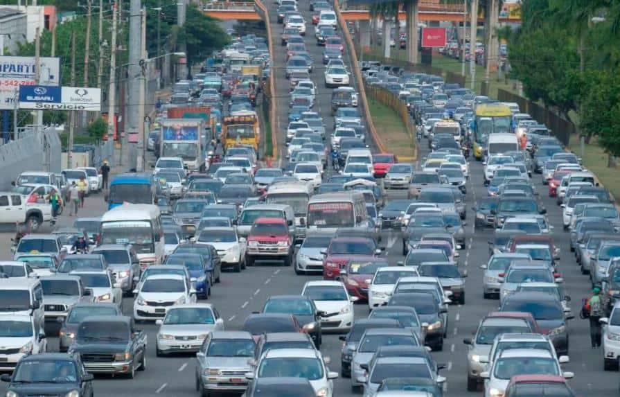 150,000 veh&iacute;culos no renovaron el marbete de la placa dentro del plazo dado por la DGII