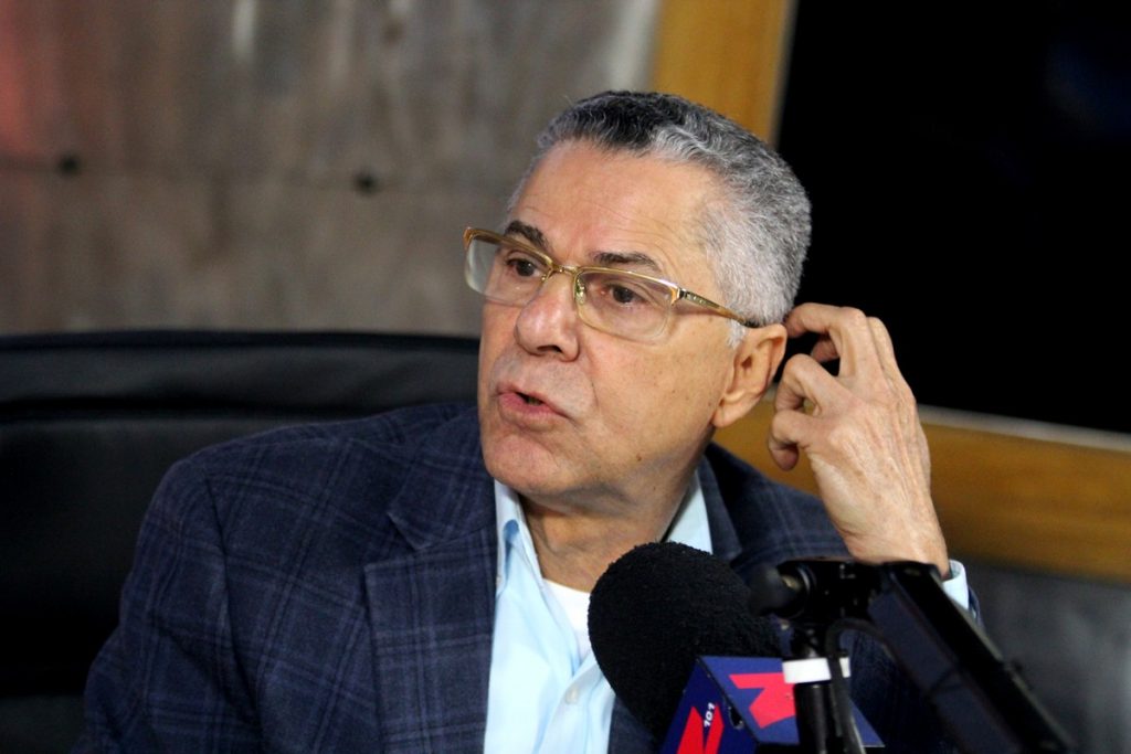 El alcalde Manuel Jim&eacute;nez pide intervenci&oacute;n policial en Los Trez Brazos