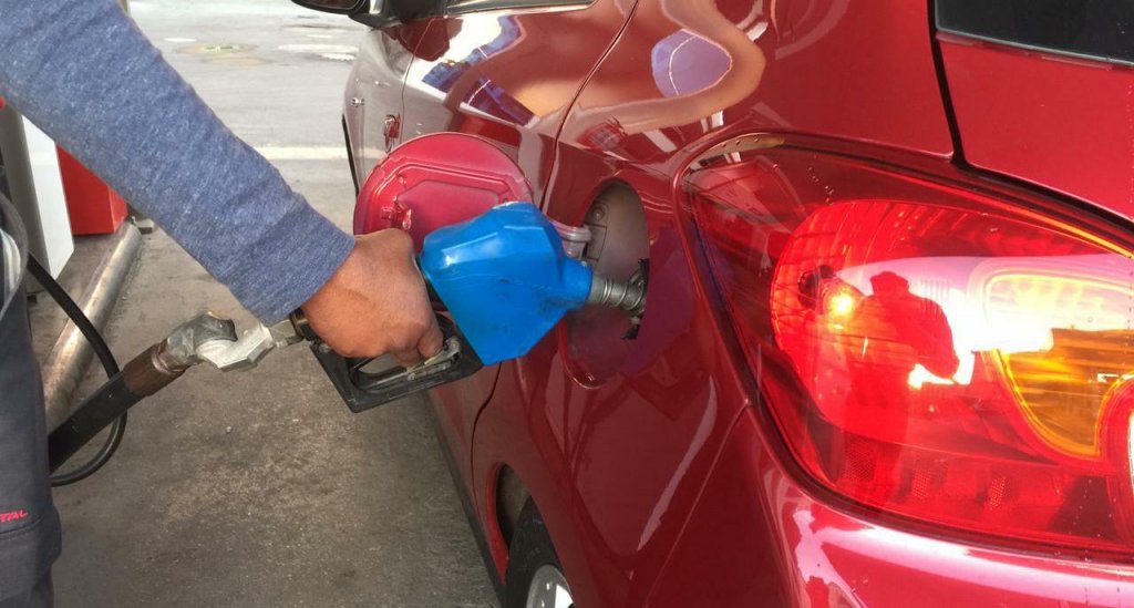 Gobierno mantiene precios de los combustibles por otra semana m&aacute;s; no dice cu&aacute;nto subsidi&oacute;