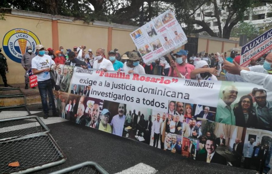 ¿Dónde está el dinero de la familia Rosario?