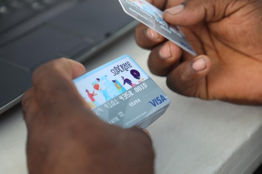 Rifa de 3,000 tarjetas de superate y se la robaron para llevarsela para su casa 