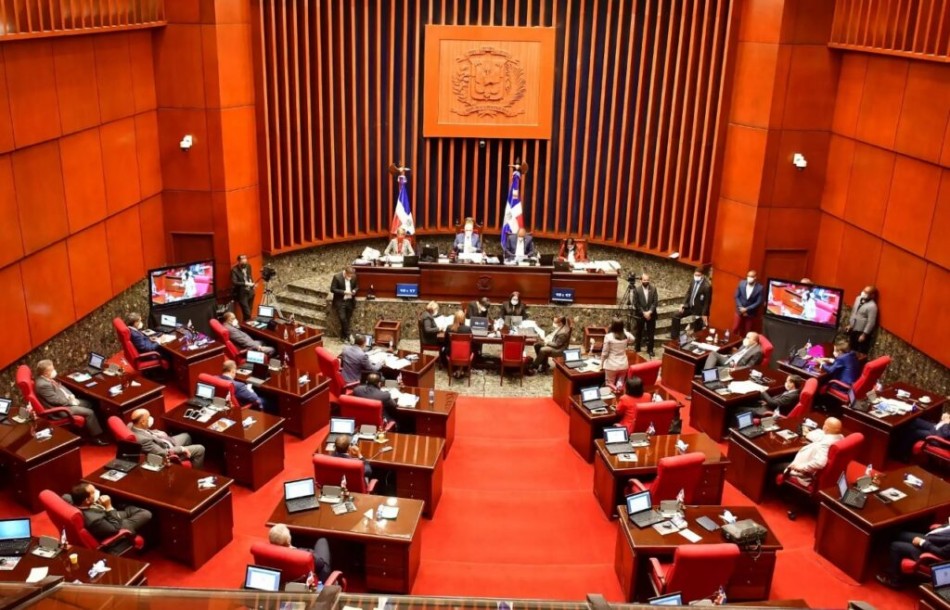 Reforma Constituci&oacute;n no resolver&aacute; problemas de dominicanos, seg&uacute;n senadores opositores