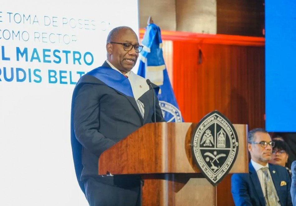 Editrudis Beltrán asume gestión de UASD y crea cinco comisiones