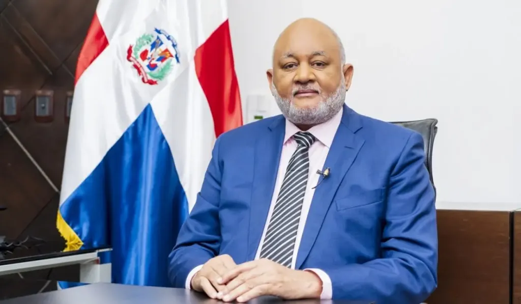 Roberto Fulcar dice que "el tiempo pondr&aacute; cada cosa en su lugar"