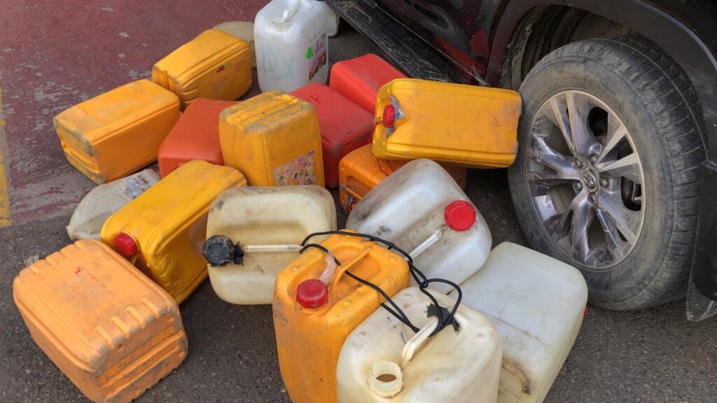 Decomisan m&aacute;s de 400 mil pesos producto del trasiego de combustible en Dajab&oacute;n 