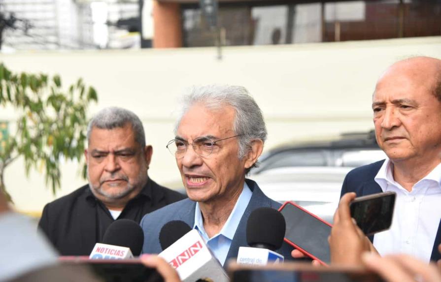 Cl&iacute;nicas amenazan con unirse a m&eacute;dicos en paro contra ARS de no lograr reajuste en pagos
