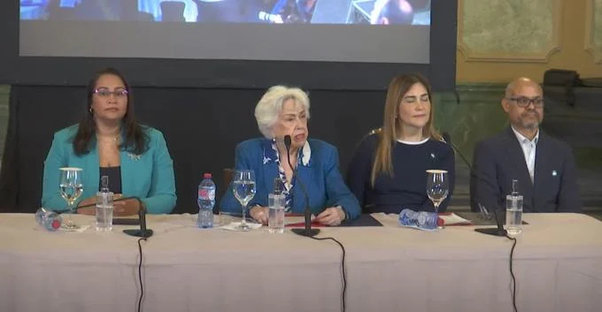 Milagros Ortiz Bosch indica el director de Titulaci&oacute;n deber&iacute;a pedir licencia tras ser nombrado en caso Calamar