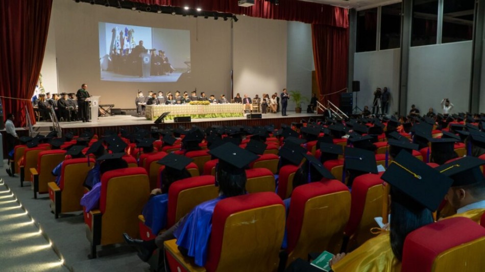 La UNPHU gradúa 608 nuevos profesionales de diferentes áreas durante su celebración de sus 57 aniversarios